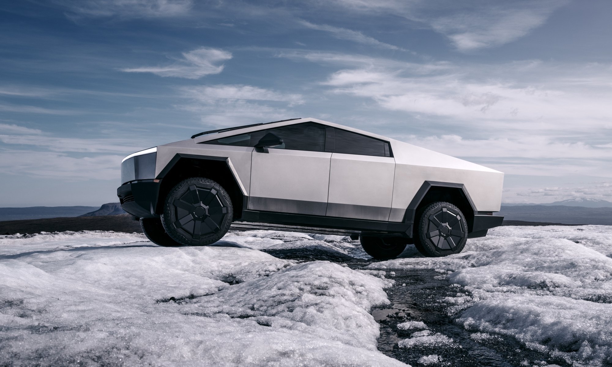 Robusto, futurista y completamente eléctrico. El Tesla Cybertruck redefine la conducción con su diseño vanguardista, resistencia extrema y tecnología de punta. ¿Estás listo para el futuro? #Cybertruck #Tesla #RevoluciónEléctrica